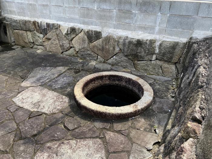 筒井の井戸