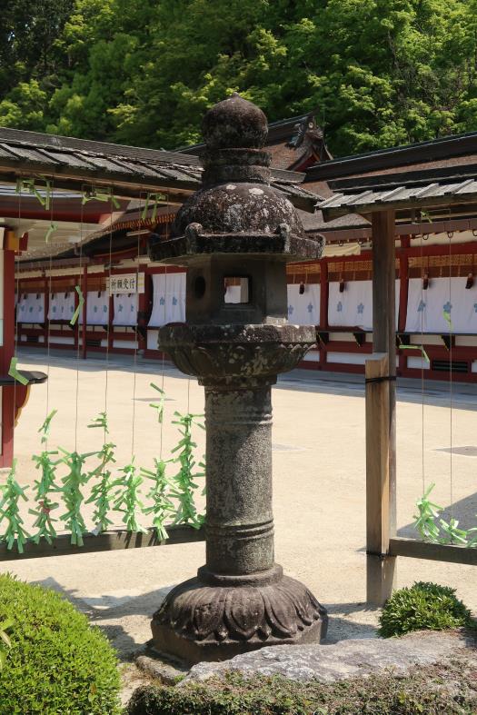 天満宮の石造燈籠