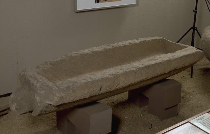 蜜柑山舟形石棺